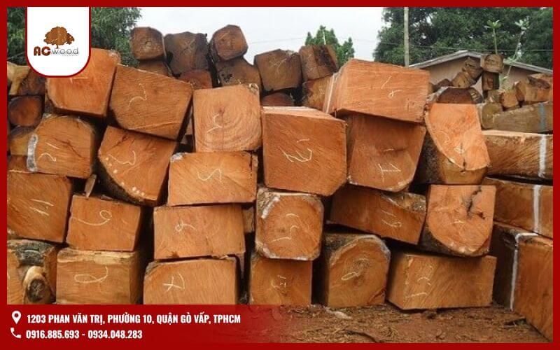 Với tên gọi khác là huỳnh đàn, là một trong những loại gỗ quý bậc nhất Việt Nam với vân gỗ tuyệt đẹp và hương thơm đặc biệt.